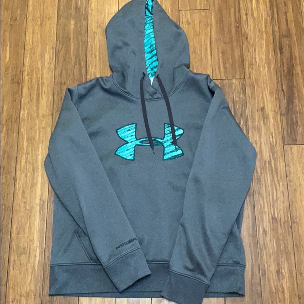 Under Armour sweatshirt
